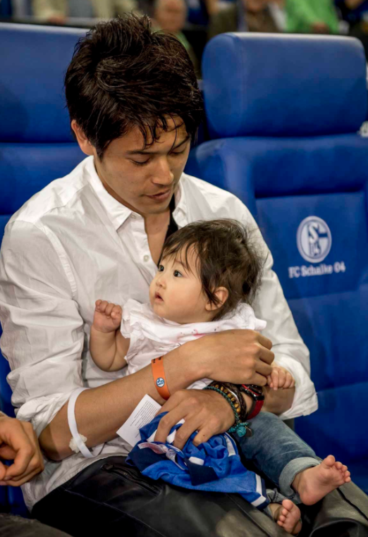 写真 内田篤人の子供 娘 2人が超かわいい 幼稚園 名前 年齢まとめ エンタメ情報 Library