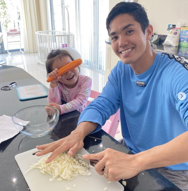 顔画像 武藤嘉紀の嫁は慶應同級生の元caで超美人 結婚理由は海外移籍で子供は娘 エンタメ情報 Library